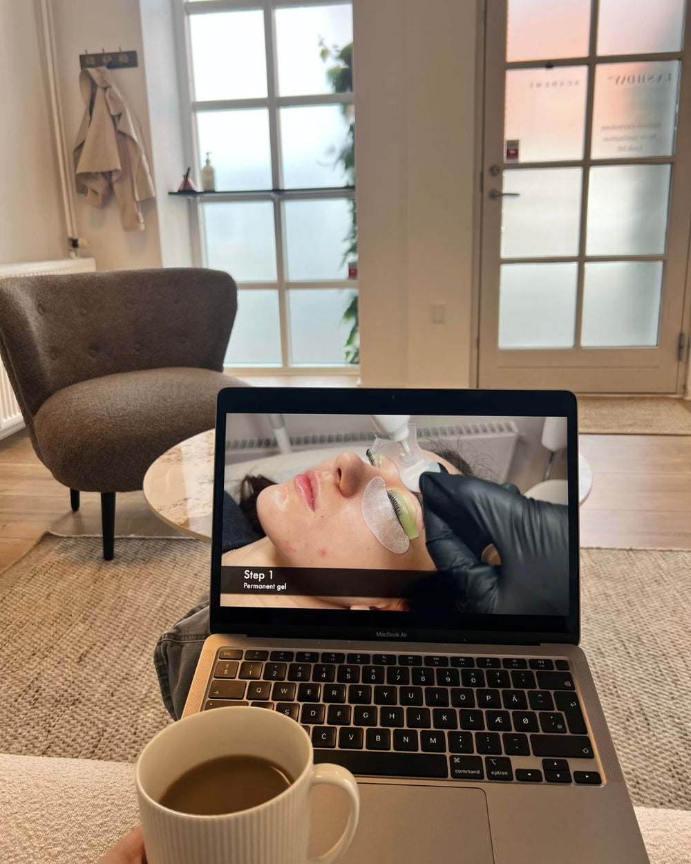 Online vippekursus i eyelash extensions hos Lash Day