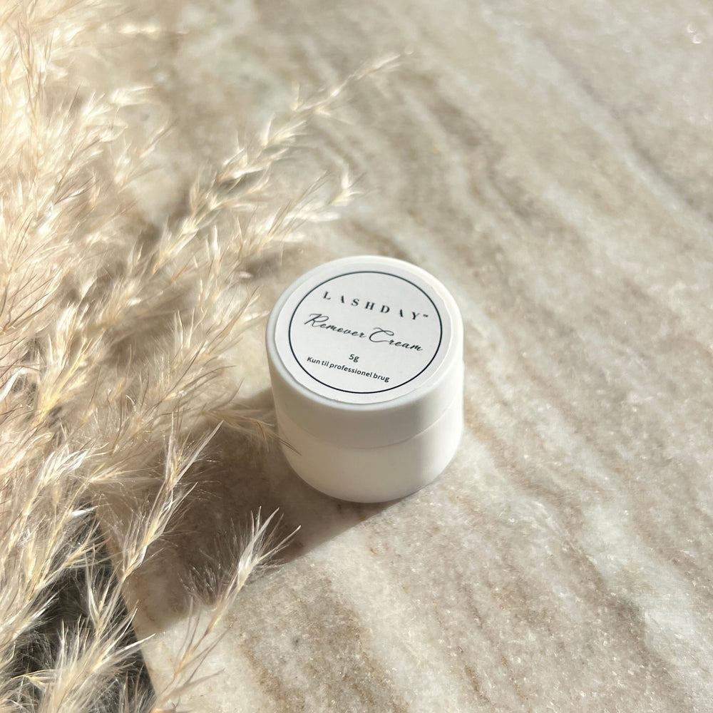 Cream Remover til fjernelse af eyelash extensions.