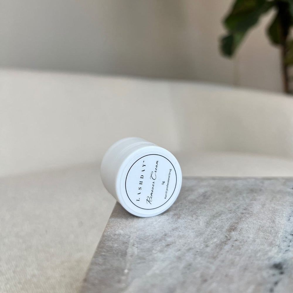 Cream Remover til fjernelse af eyelash extensions.