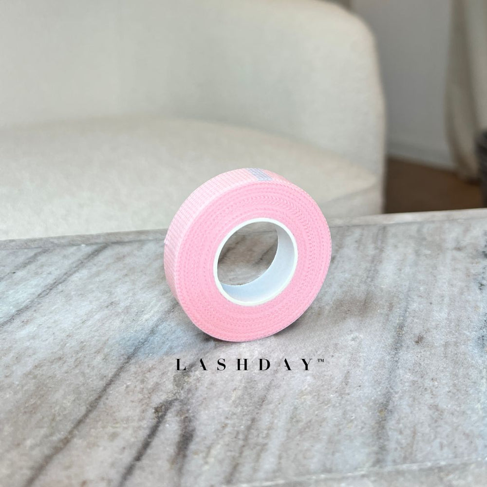 Micropore tape til eyelash extensions.