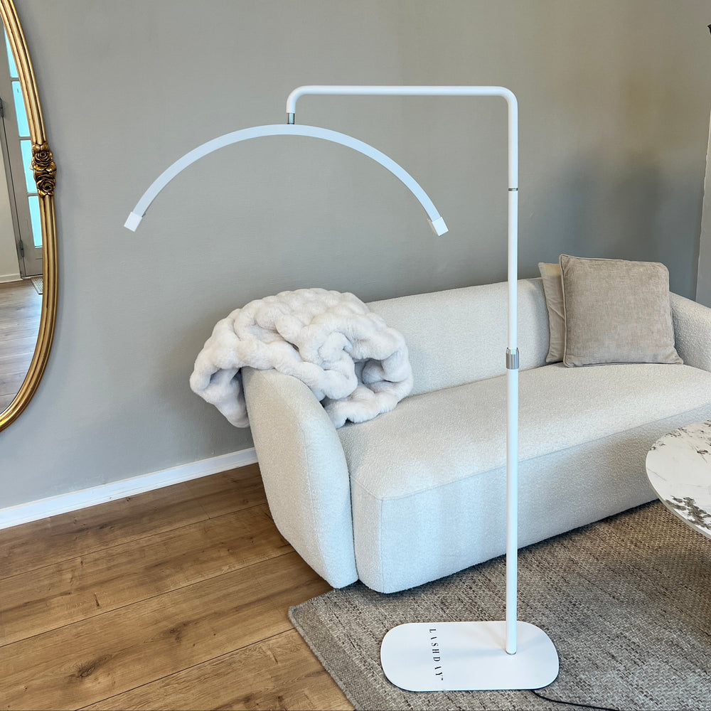 Moon Light lampe til eyelash extensions og professionelle lash behandlinger.