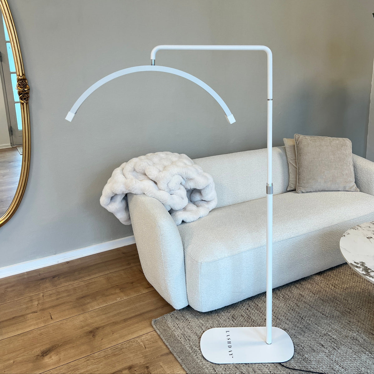 Moon Light lampe til eyelash extensions og professionelle lash behandlinger.