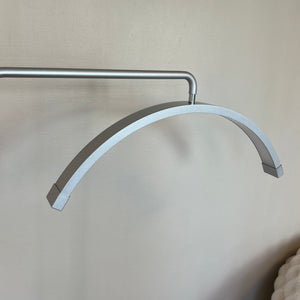 Sølvfarvet Moonlight lampe fra Lash Day