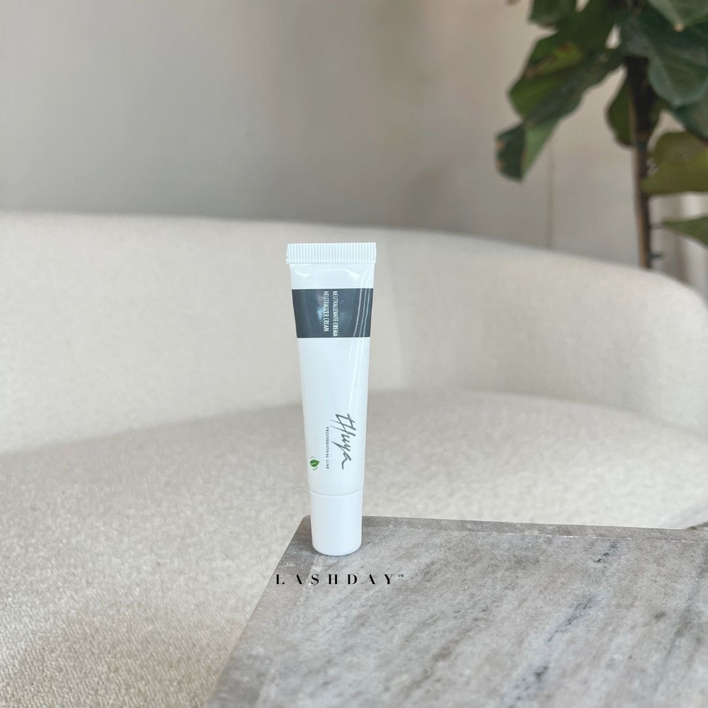 Thuya Neutralizer Cream fra Lash Day