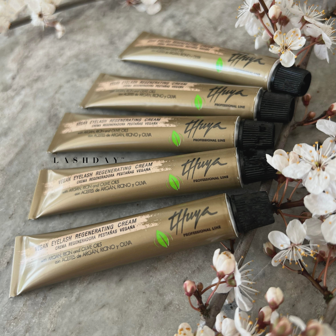 Thuya Regenerating Cream Vegan til pleje af bryn og vipper.
