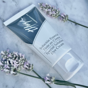 Thuya Solution Dye Cream til professionel bryn- og vippefarvning.