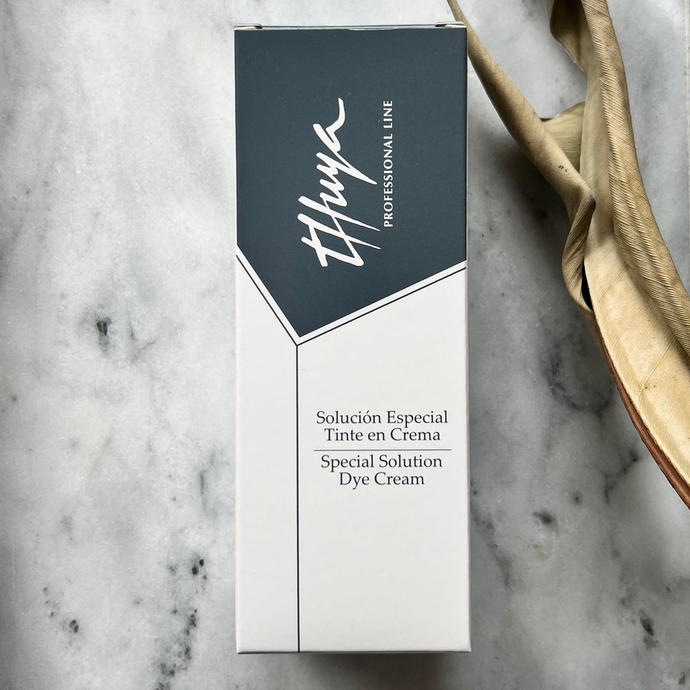 Thuya Solution Dye Cream til professionel bryn- og vippefarvning.